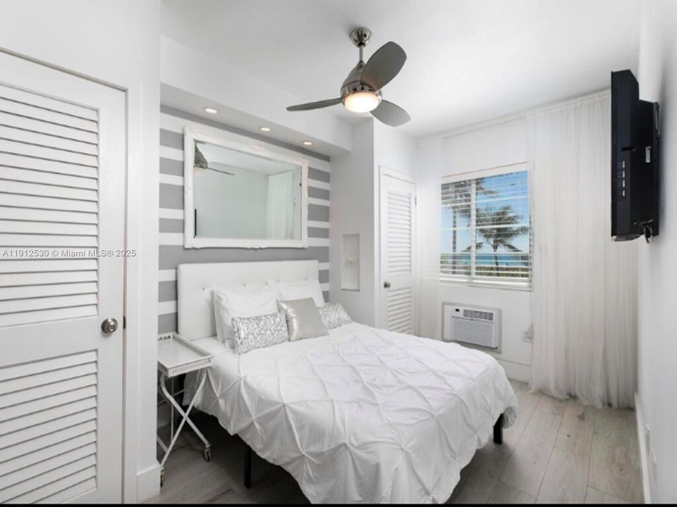 For Sale: $499,000 (1 beds, 1 baths, 410 Square Feet)