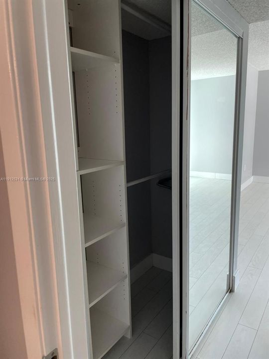 For Sale: $390,000 (1 beds, 1 baths, 746 Square Feet)