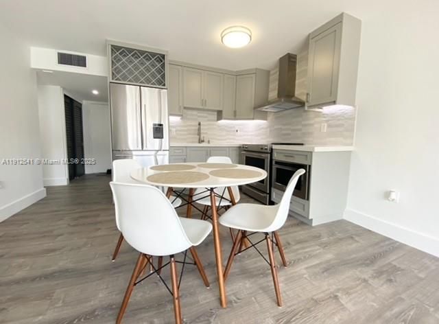 For Sale: $539,000 (1 beds, 1 baths, 655 Square Feet)