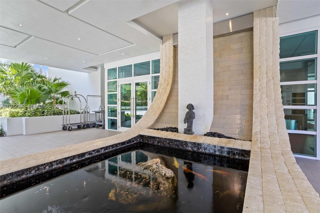 待售: $1,825,000 (2 贝兹, 2 浴室, 1572 平方英尺)