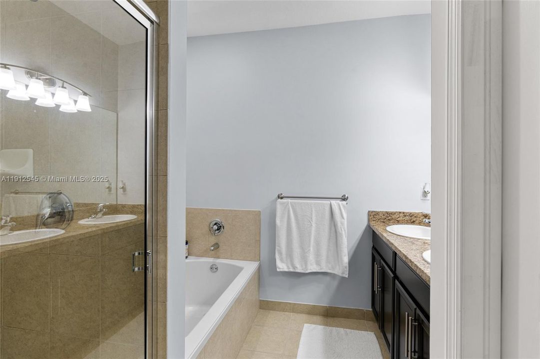 待售: $499,900 (2 贝兹, 2 浴室, 1760 平方英尺)