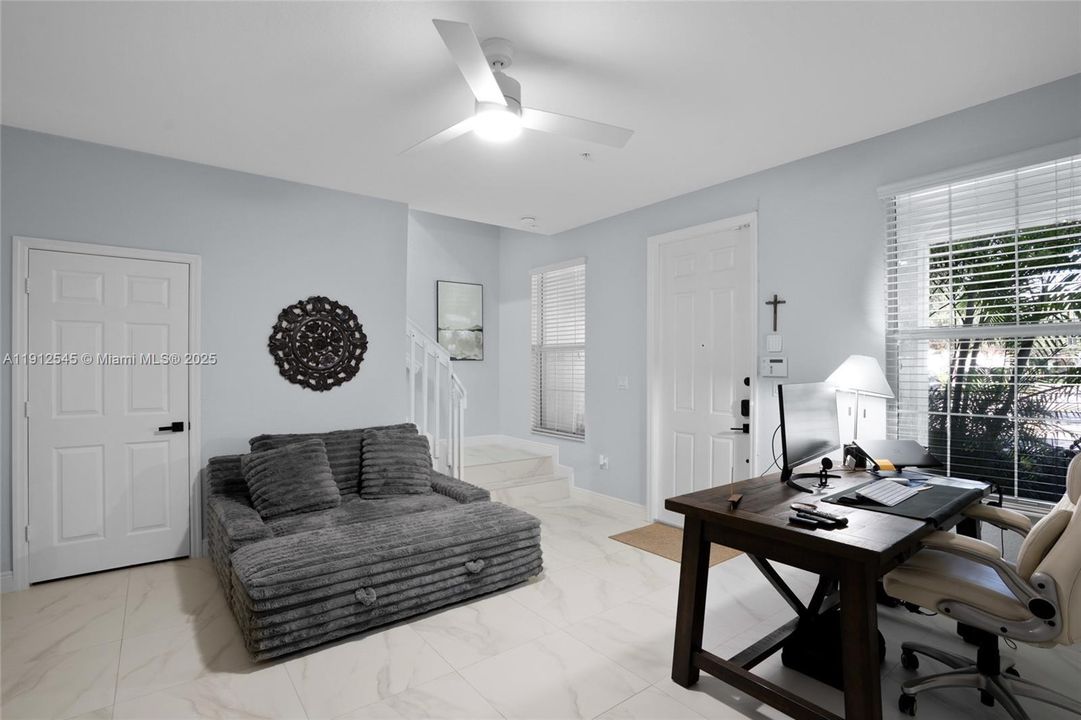 待售: $499,900 (2 贝兹, 2 浴室, 1760 平方英尺)