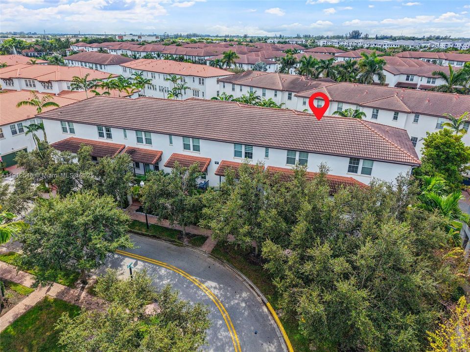 待售: $499,900 (2 贝兹, 2 浴室, 1760 平方英尺)