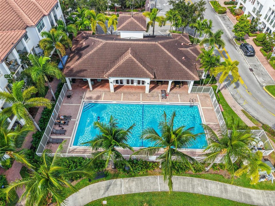 待售: $499,900 (2 贝兹, 2 浴室, 1760 平方英尺)