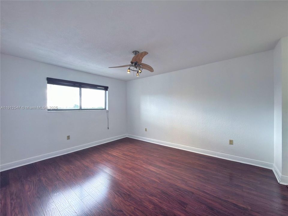 For Rent: $2,300 (2 beds, 2 baths, 986 Square Feet)