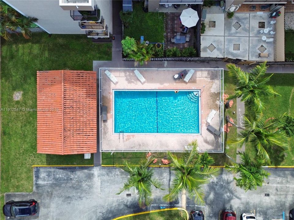 For Rent: $2,300 (2 beds, 2 baths, 986 Square Feet)