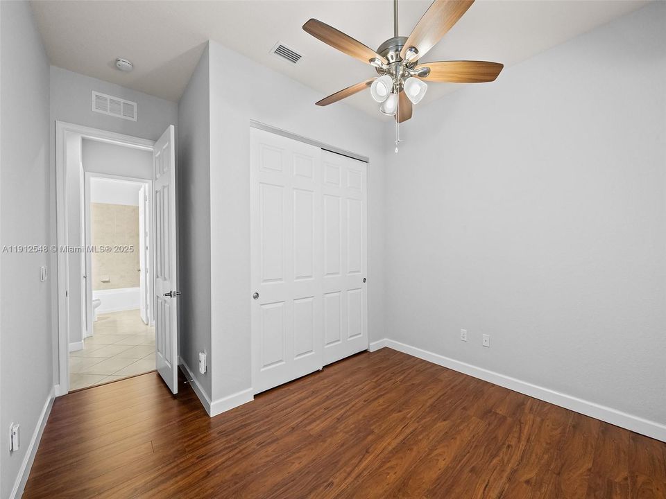 待售: $1,039,000 (4 贝兹, 3 浴室, 2480 平方英尺)