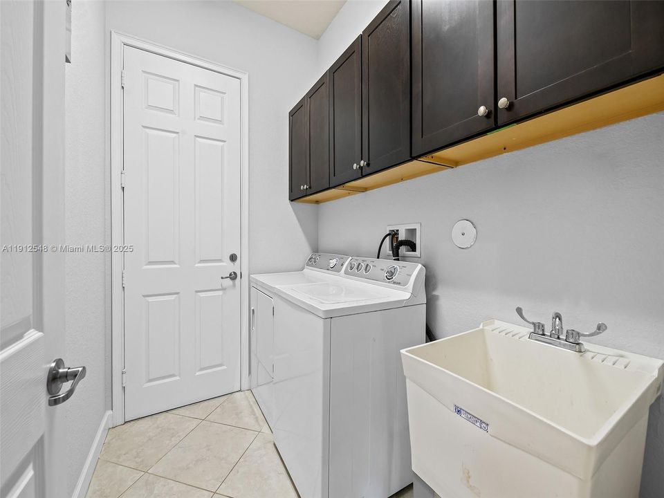 待售: $1,039,000 (4 贝兹, 3 浴室, 2480 平方英尺)