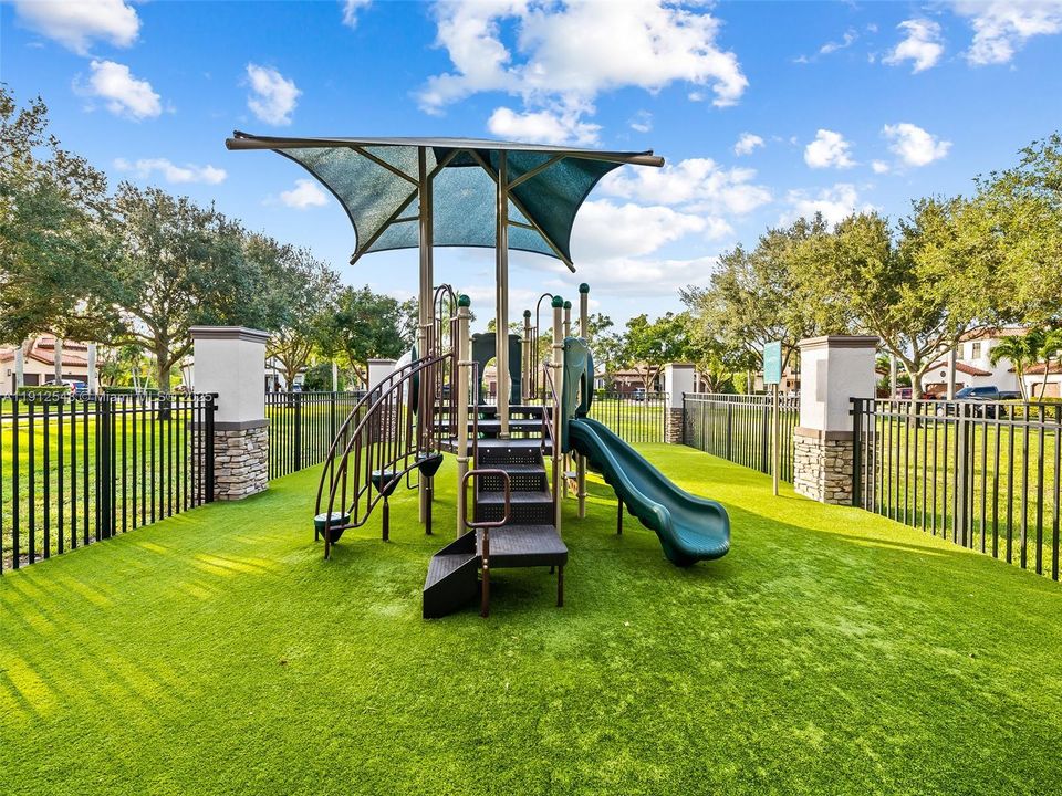 待售: $1,039,000 (4 贝兹, 3 浴室, 2480 平方英尺)