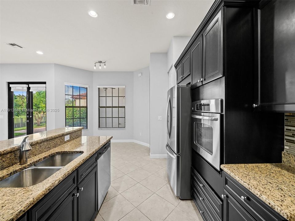 待售: $1,039,000 (4 贝兹, 3 浴室, 2480 平方英尺)