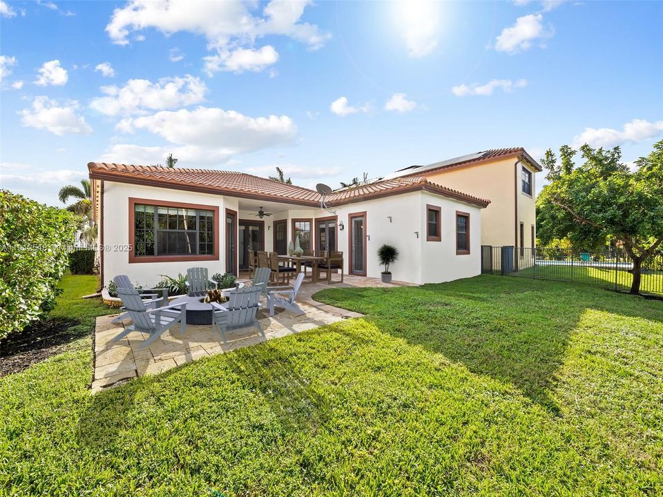 待售: $1,039,000 (4 贝兹, 3 浴室, 2480 平方英尺)