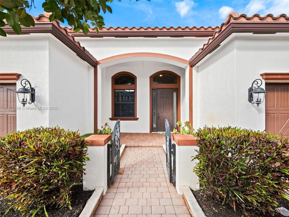 待售: $1,039,000 (4 贝兹, 3 浴室, 2480 平方英尺)