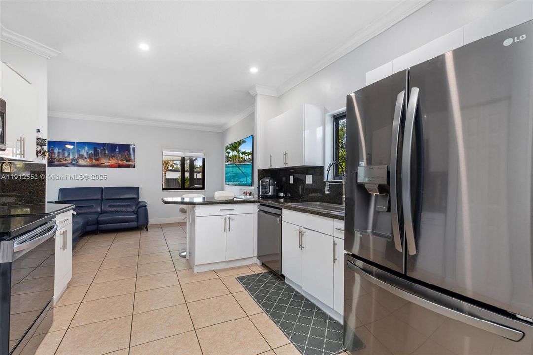 For Sale: $875,000 (4 beds, 2 baths, 1888 Square Feet)