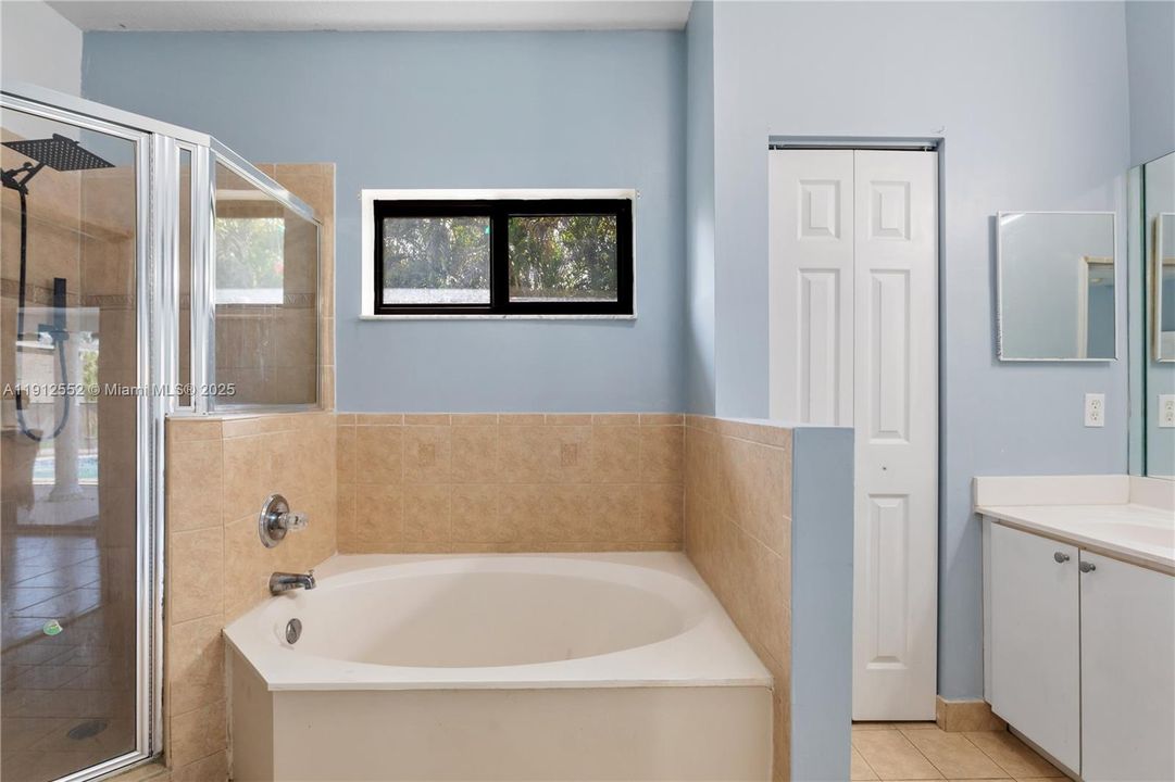 For Sale: $875,000 (4 beds, 2 baths, 1888 Square Feet)