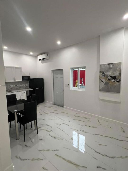 For Sale: $875,000 (4 beds, 2 baths, 1888 Square Feet)