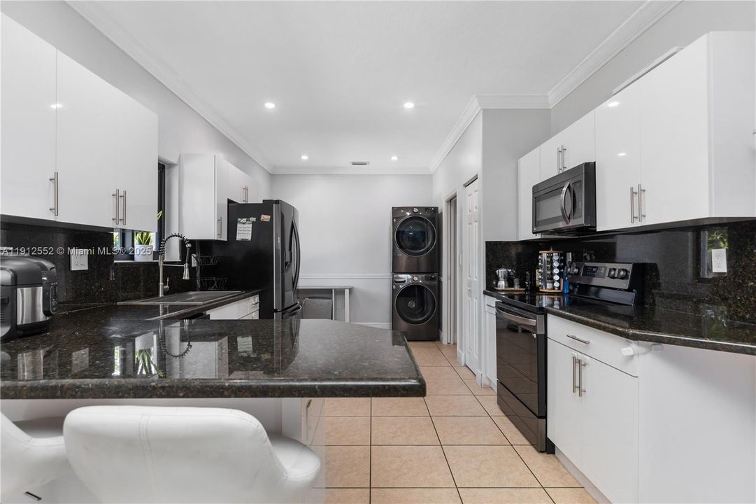 For Sale: $875,000 (4 beds, 2 baths, 1888 Square Feet)