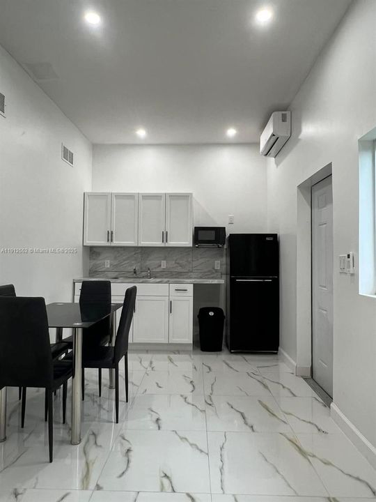 For Sale: $875,000 (4 beds, 2 baths, 1888 Square Feet)