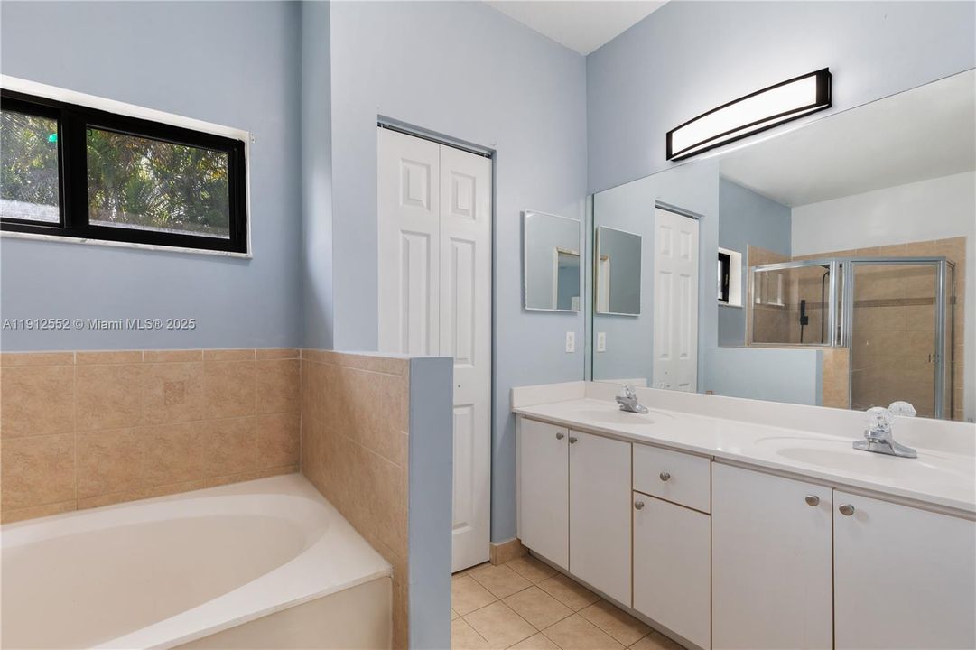 For Sale: $875,000 (4 beds, 2 baths, 1888 Square Feet)