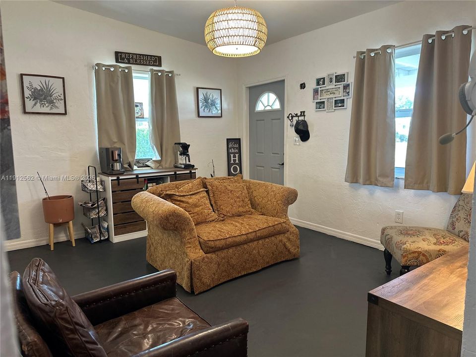 最近租的: $2,500 (2 贝兹, 1 浴室, 816 平方英尺)