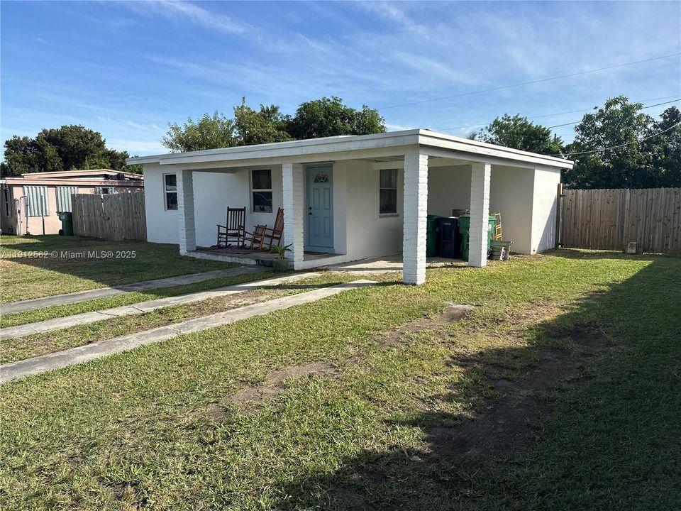 最近租的: $2,500 (2 贝兹, 1 浴室, 816 平方英尺)