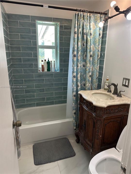 最近租的: $2,500 (2 贝兹, 1 浴室, 816 平方英尺)