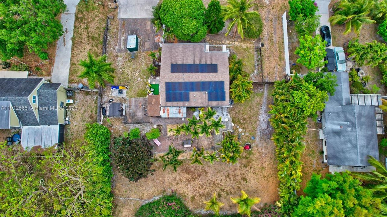 合同活跃: $365,000 (3 贝兹, 1 浴室, 1120 平方英尺)