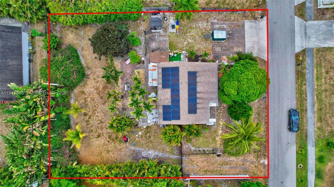 合同活跃: $365,000 (3 贝兹, 1 浴室, 1120 平方英尺)