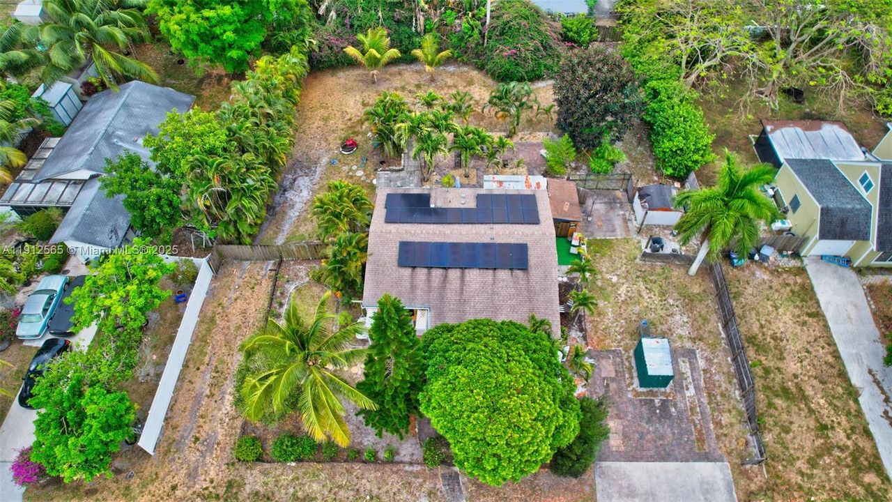 合同活跃: $365,000 (3 贝兹, 1 浴室, 1120 平方英尺)