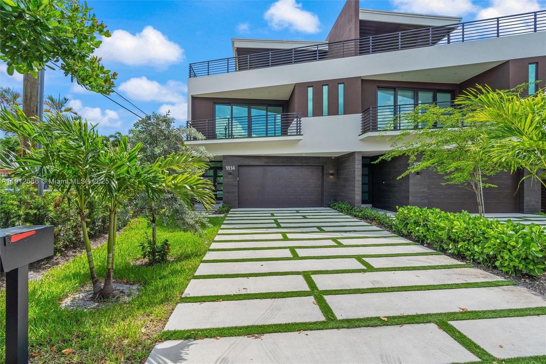 На продажу: $1,785,000 (3 спален, 3 ванн, 2526 Квадратных фут)