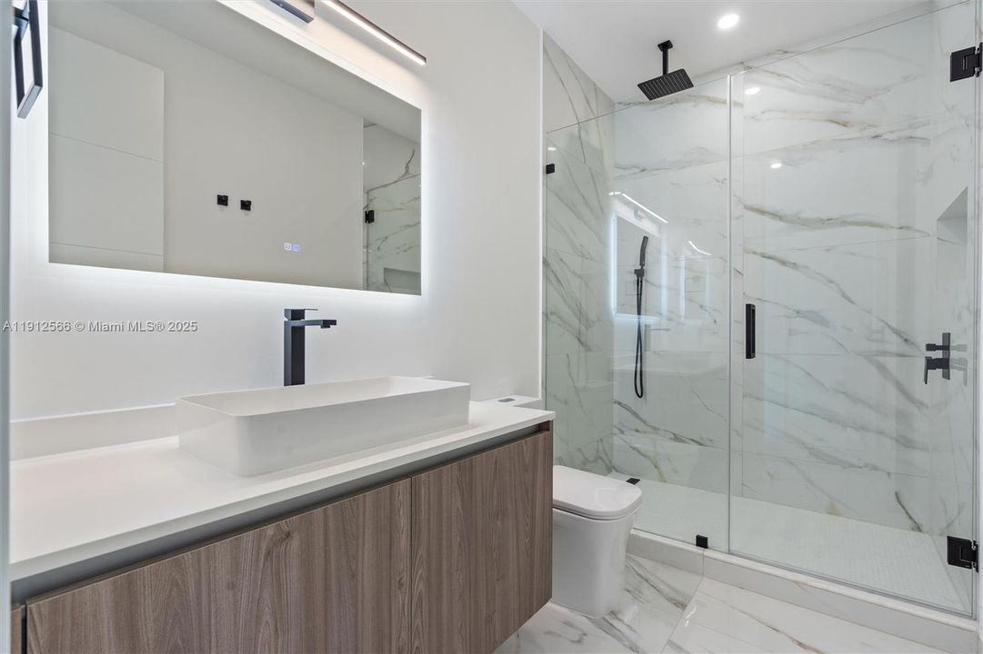 На продажу: $1,785,000 (3 спален, 3 ванн, 2526 Квадратных фут)