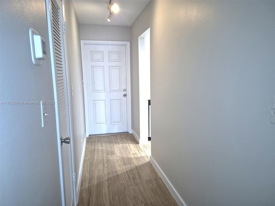 Active With Contract: $2,700 (2 beds, 2 baths, 1279 Square Feet)