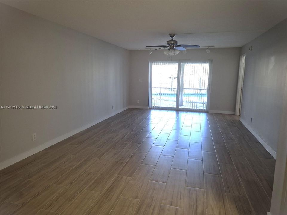 Active With Contract: $2,700 (2 beds, 2 baths, 1279 Square Feet)