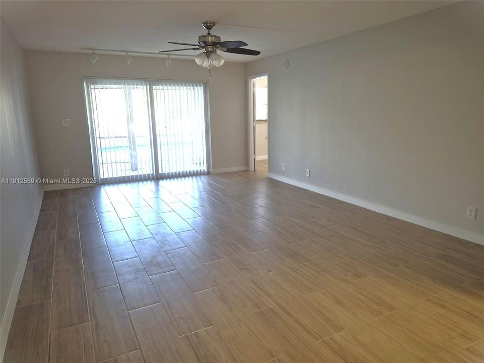 Active With Contract: $2,700 (2 beds, 2 baths, 1279 Square Feet)