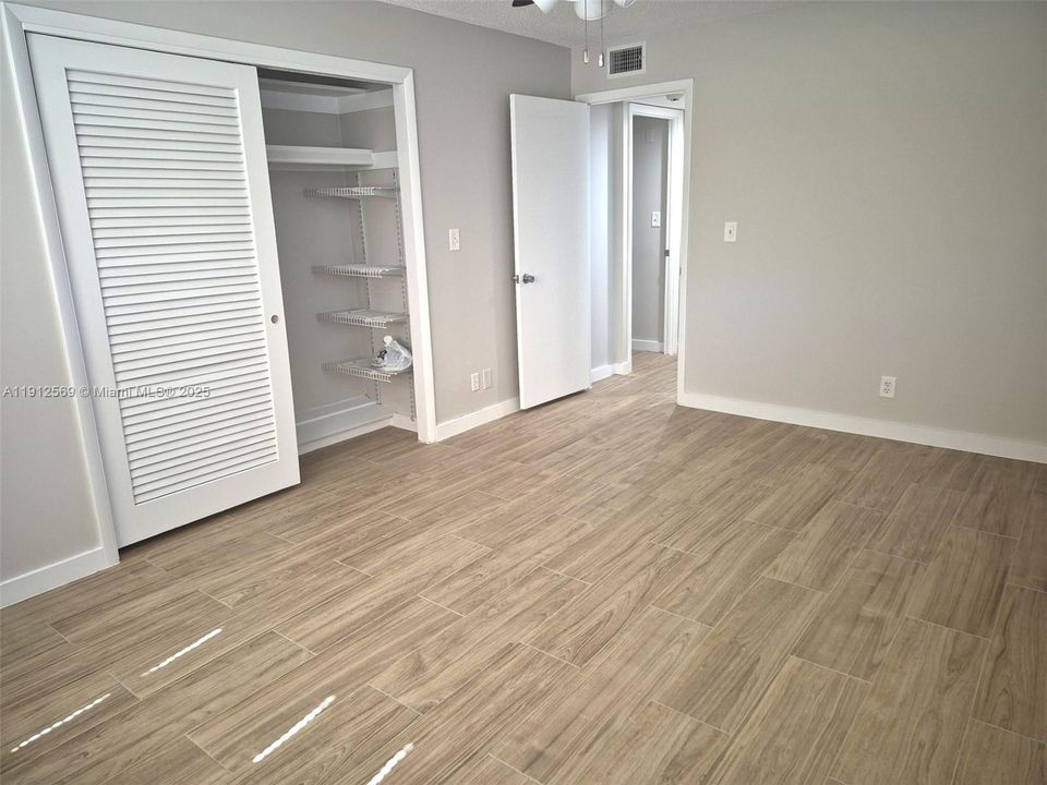 Active With Contract: $2,700 (2 beds, 2 baths, 1279 Square Feet)