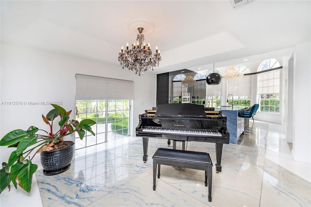 For Rent: $6,590 (4 beds, 2 baths, 2675 Square Feet)