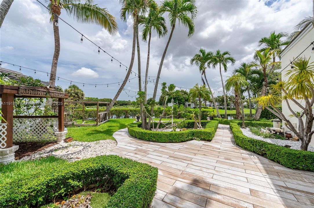 For Rent: $6,590 (4 beds, 2 baths, 2675 Square Feet)