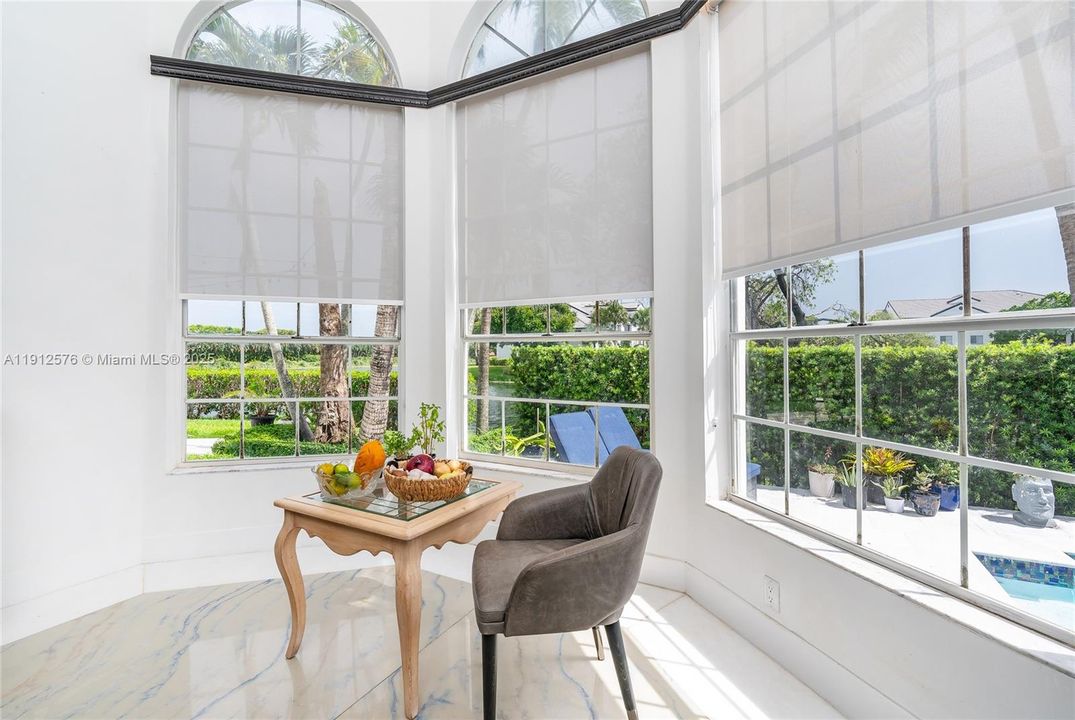 For Rent: $6,590 (4 beds, 2 baths, 2675 Square Feet)