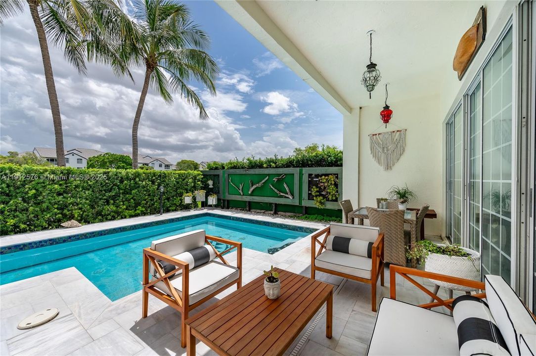 For Rent: $6,590 (4 beds, 2 baths, 2675 Square Feet)