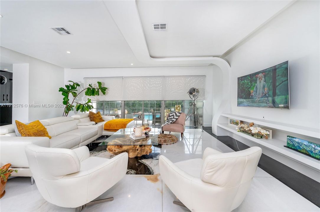 For Rent: $6,590 (4 beds, 2 baths, 2675 Square Feet)