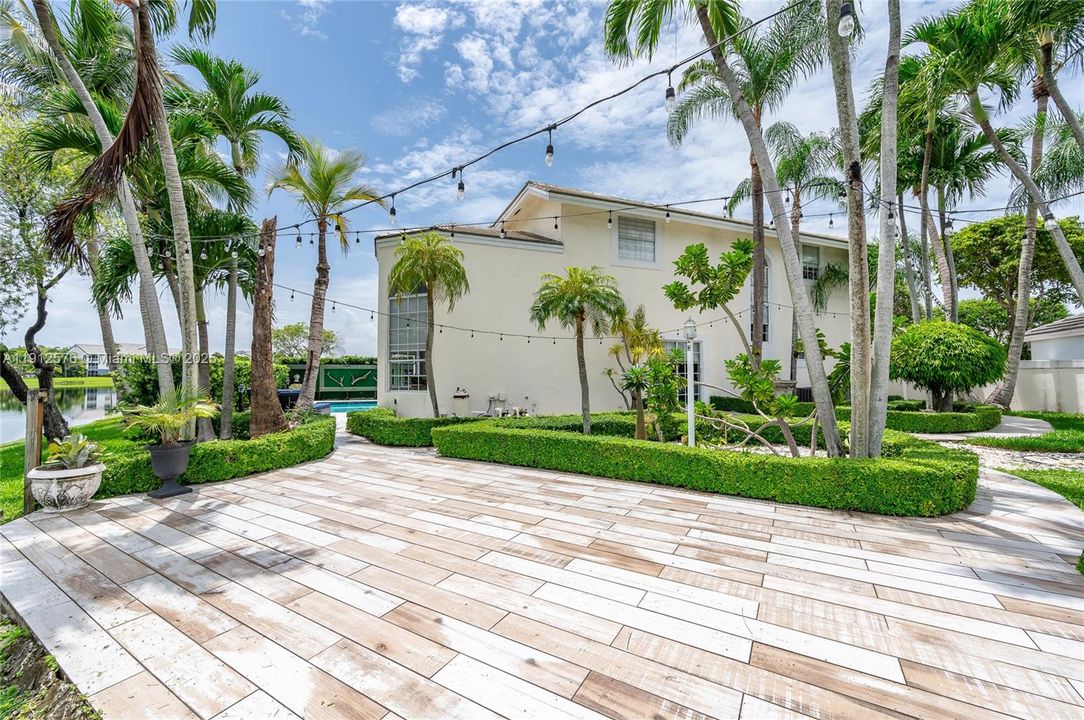 For Rent: $6,590 (4 beds, 2 baths, 2675 Square Feet)