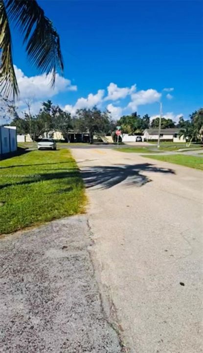 For Rent: $1,800 (1 beds, 1 baths, 1404 Square Feet)