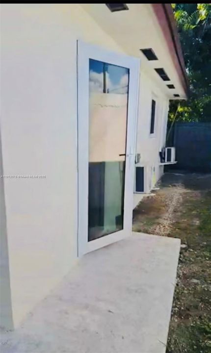 For Rent: $1,800 (1 beds, 1 baths, 1404 Square Feet)