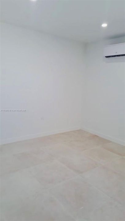 For Rent: $1,800 (1 beds, 1 baths, 1404 Square Feet)