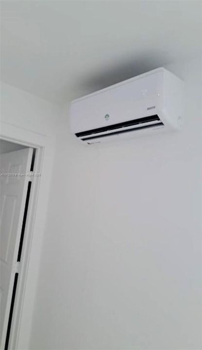 For Rent: $1,800 (1 beds, 1 baths, 1404 Square Feet)