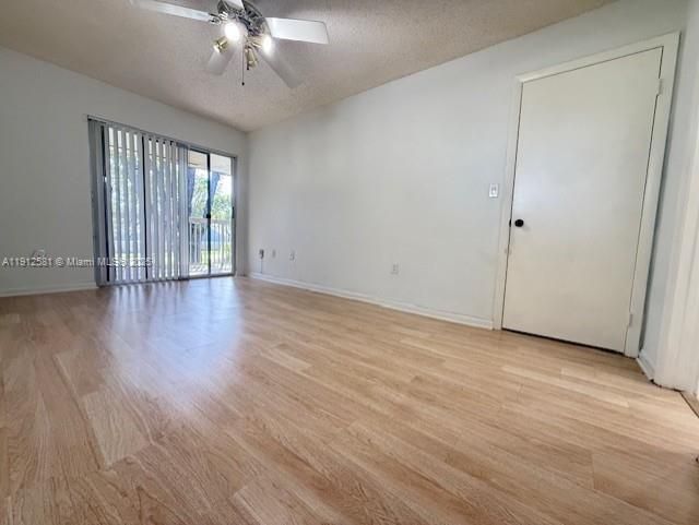 Activo con contrato: $2,500 (2 camas, 2 baños, 926 Pies cuadrados)