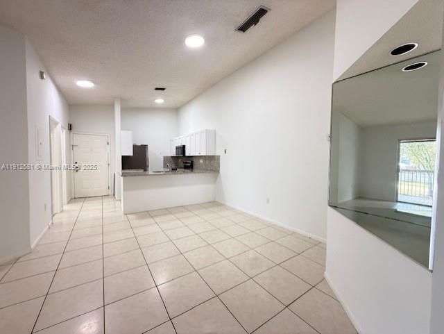 Activo con contrato: $2,500 (2 camas, 2 baños, 926 Pies cuadrados)