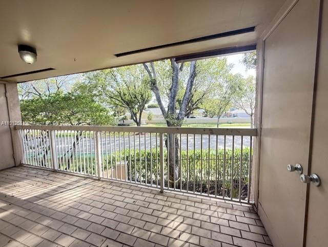 Activo con contrato: $2,500 (2 camas, 2 baños, 926 Pies cuadrados)