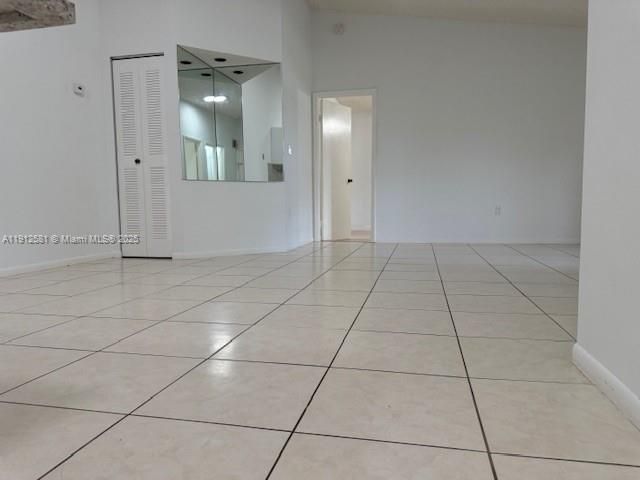 Activo con contrato: $2,500 (2 camas, 2 baños, 926 Pies cuadrados)