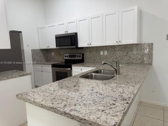 Activo con contrato: $2,500 (2 camas, 2 baños, 926 Pies cuadrados)