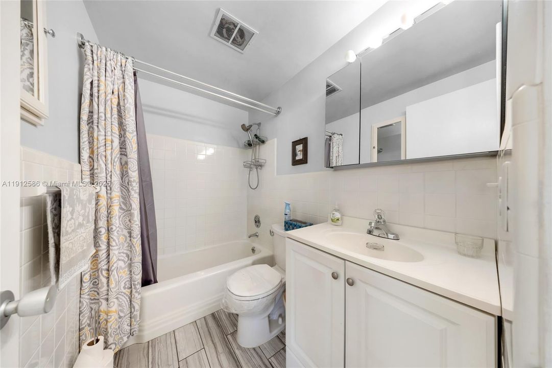 待售: $109,500 (1 贝兹, 1 浴室, 625 平方英尺)